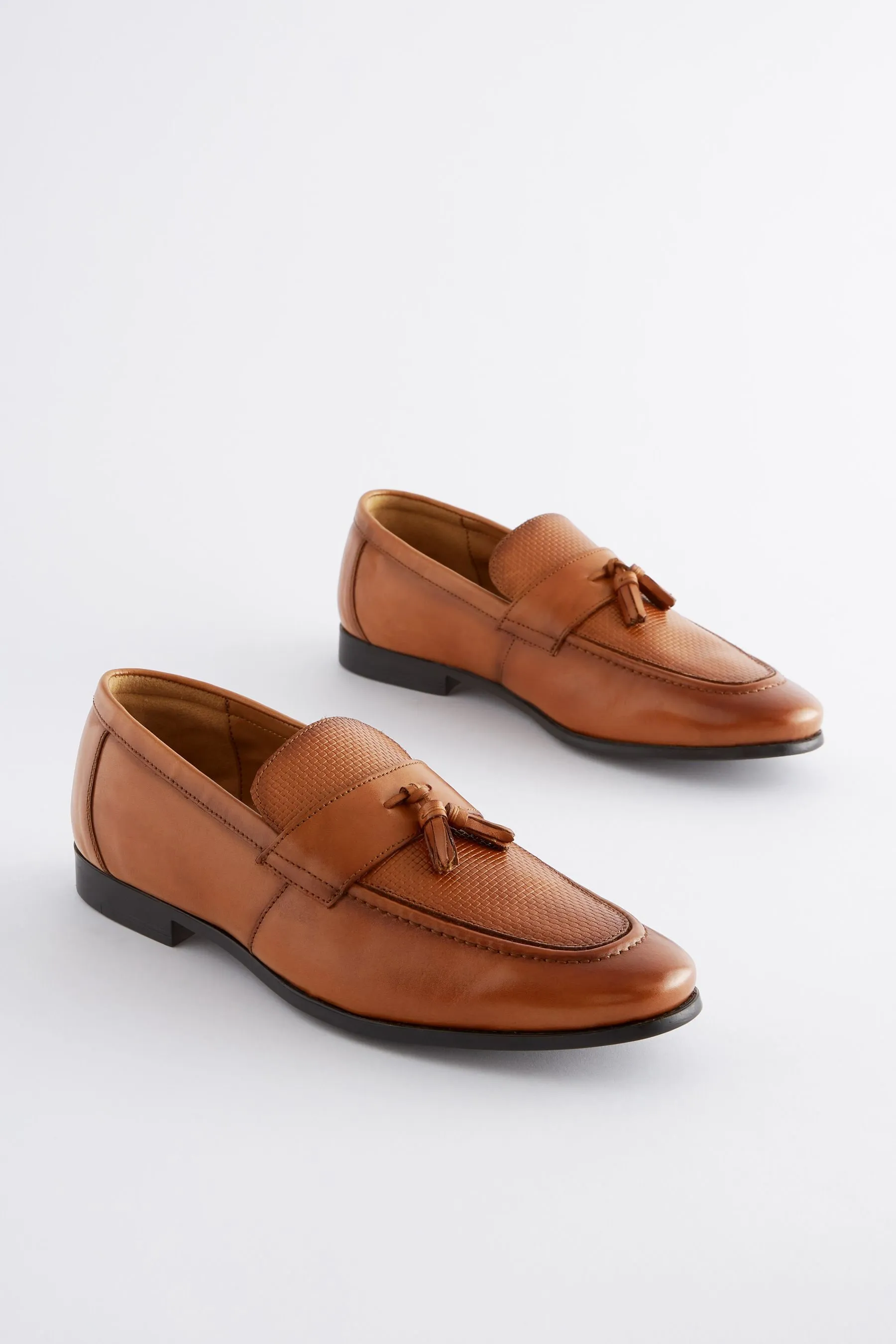 Marrone chiaro   - Mocassini in pelle goffrata con nappe
